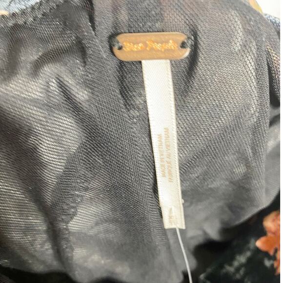 Free People Reina Off The Shoulder Romantic Crushed Velvet Top Blue/Pink- XS NWT - Picture 12 of 14